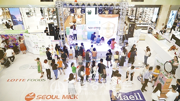 한국유가공협회와 우유자조금관리위원회가 지난 8월 베트남 하노이에서 개최한 해외공동마케팅 현장 모습.