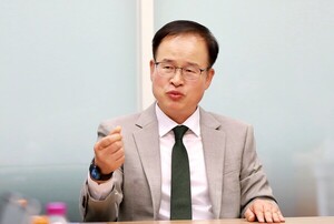 [정호석 하림 대표이사 인터뷰] "신선한 닭고기 생산·유통이 경쟁력" - 뉴스 썸네일 이미지